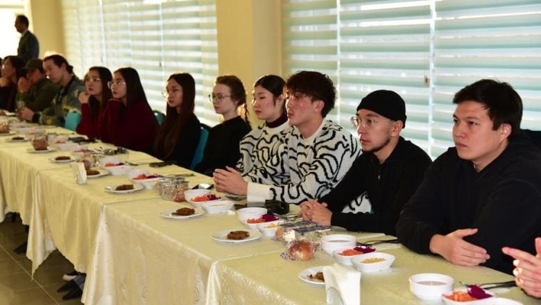 Kazakistan Başkonsolosu BAÜN'de