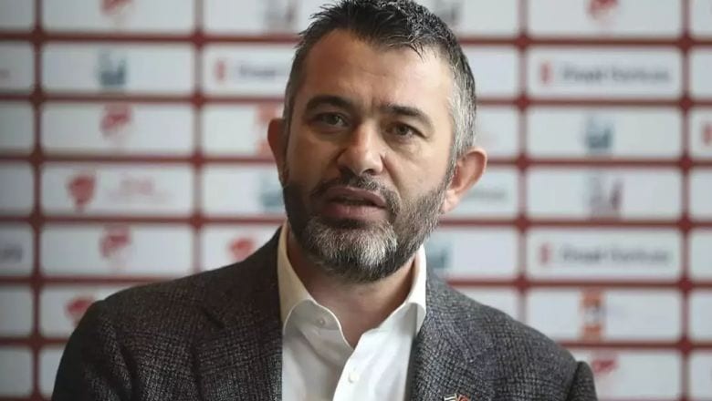 Beşiktaş’ta Şok İstifa! Hasan Arat Görevden Ayrıldı Beşiktaş’ta Şok İstifa! Hasan Arat Görevden Ayrıldı