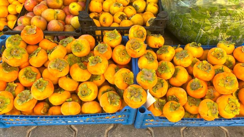Havran’ın Köylü Pazarında Yöresel Lezzetler İlgi Görüyor