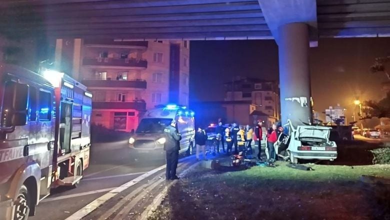 Balıkesir'de 22 Yaşındaki Sürücü Feci Şekilde Can Verdi