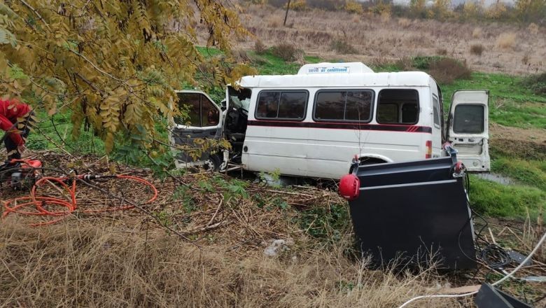 Balıkesir'de Zincirleme Kaza! Çalıntı Minibüs Sıkıştı