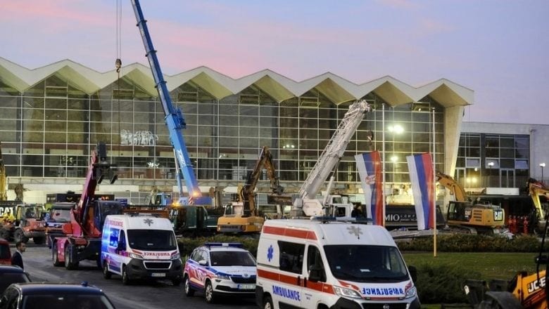 Tren İstasyonunun Çatısı Çöktü! Çok Sayıda Ölü Var