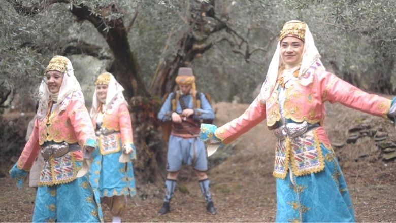 Halk Oyunları Zeytin Hasat Şenliklerine Damga Vurdu