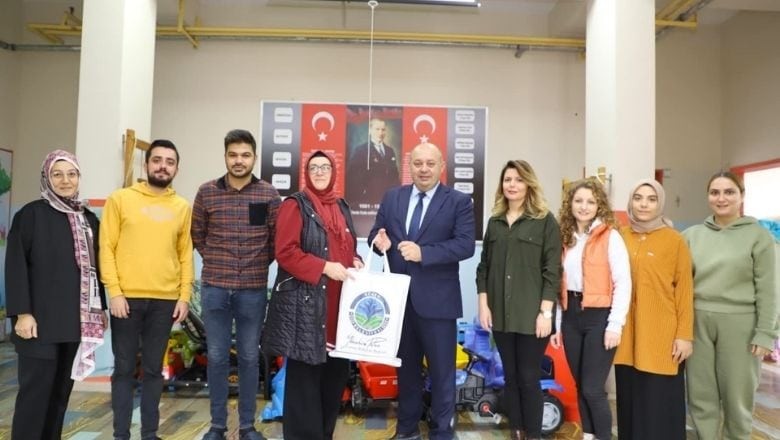 Başkan Palaz'dan Öğretmenler Günü Sürprizi