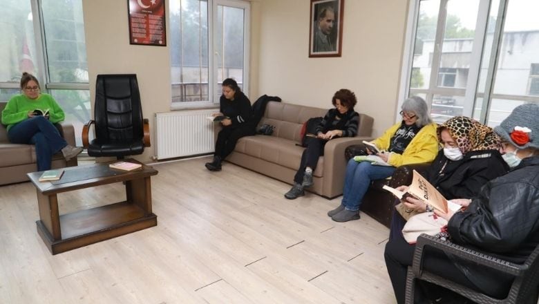 Burhaniye'de Kitap Sohbetleri Başladı