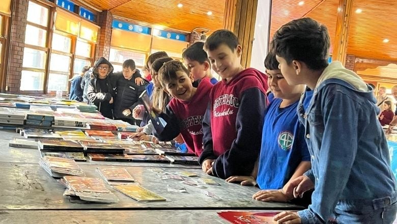 Bigadiç Belediyesi Kitap Sevgisini Aşılıyor