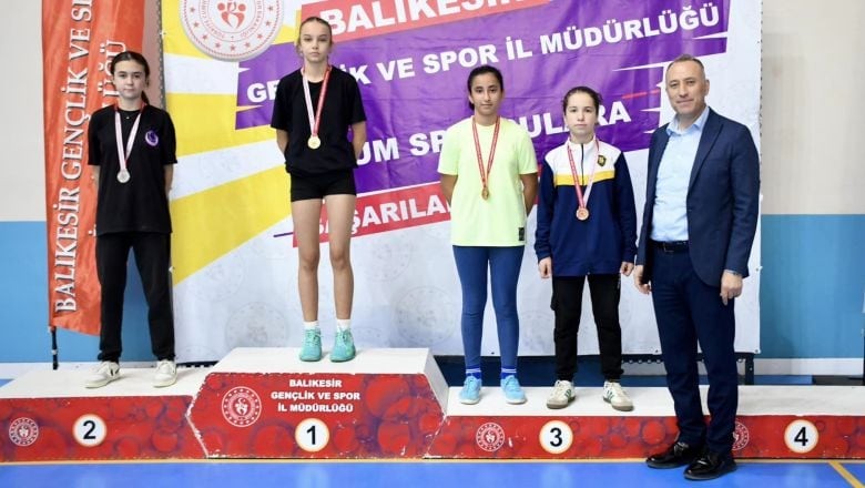 Balıkesir’de Badminton Müsabakaları Tamamlandı