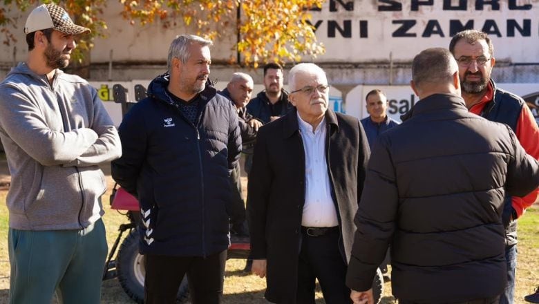 Burhaniye 8 Eylül Stadı'nda Yenileme Başladı