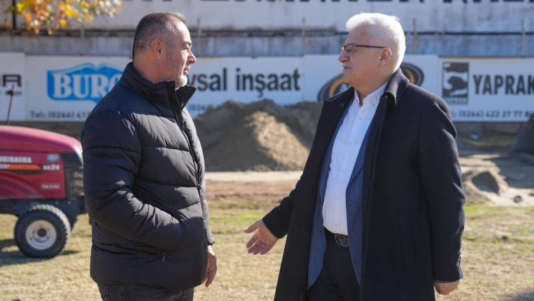 Burhaniye 8 Eylül Stadı'nda Yenileme Başladı