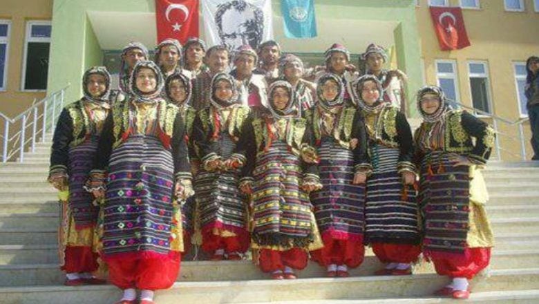 Üç Etek Nedir? Kimler Giyer?