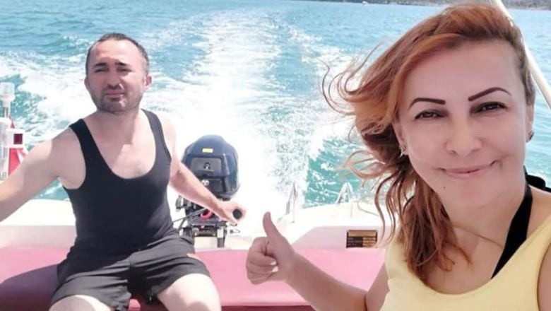 Ayvalık'ta Yunuslar Tekneyle Yarıştı