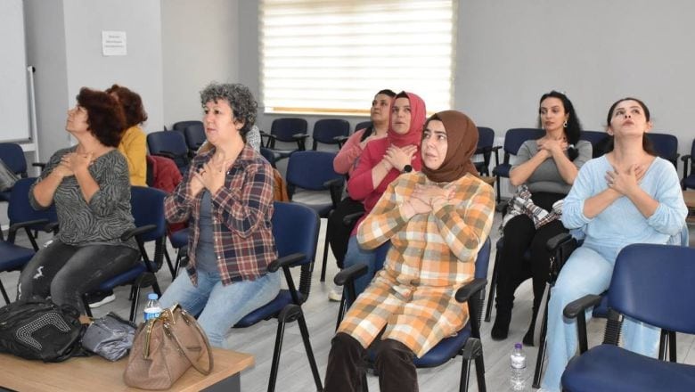 Kadınlar Edremit'te Öğreniyor Evlerinde Gençleşiyor