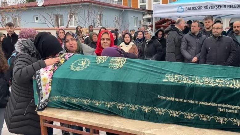 Patlamada Ölen Özlem Özçakır Toprağa Verildi