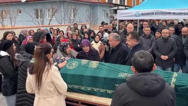 Patlamada Ölen Özlem Özçakır Toprağa Verildi