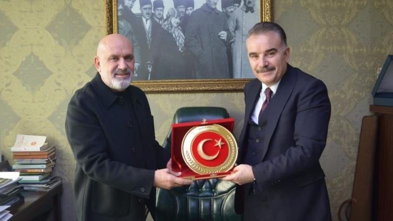 Edremit’te Eğitim Destekçilerine Ödül