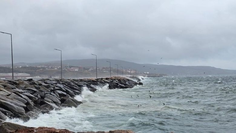 Bandırma'da Kar ve Fırtına Etkisi Artıyor