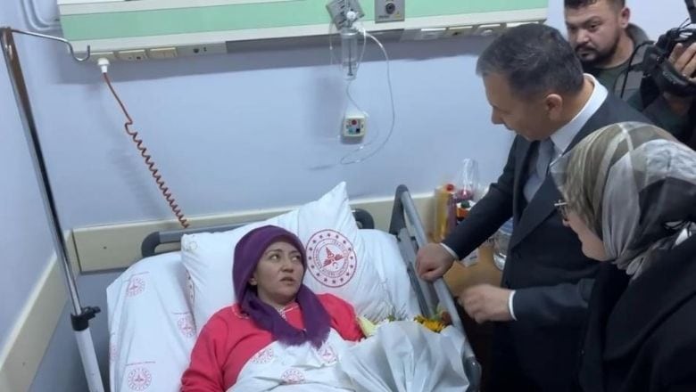 Bakanlar Patlamada Yaralıları Ziyaret Etti