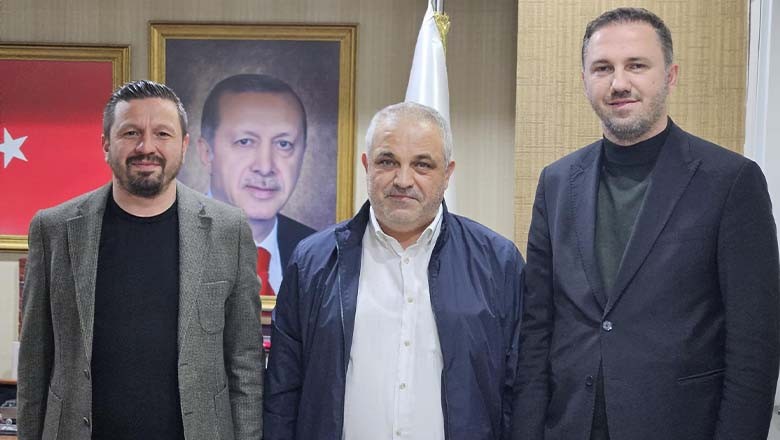 AK Parti İl Başkanı Aydemir'den Hüseyin İçöz'e Hoşgeldin Mesajı AK Parti İl Başkanı Aydemir'den Hüseyin İçöz'e Hoşgeldin Mesajı