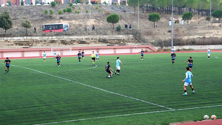 BAÜN’de Futbol ve Basketbol Heyecanı Başladı BAÜN’de Futbol ve Basketbol Heyecanı Başladı