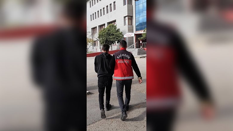 Balıkesir’de Büyük Operasyon: 29 Aranan Şahıs Yakalandı Balıkesir’de Büyük Operasyon: 29 Aranan Şahıs Yakalandı