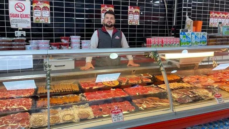 Balıkesir'de Yılbaşı Sofralarının Gözdesi Hindi ve Kestane Balıkesir'de Yılbaşı Sofralarının Gözdesi Hindi ve Kestane