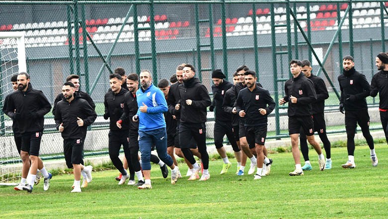 Balıkesirspor'da Hedef: Zirvede Kalmak Balıkesirspor'da Hedef: Zirvede Kalmak