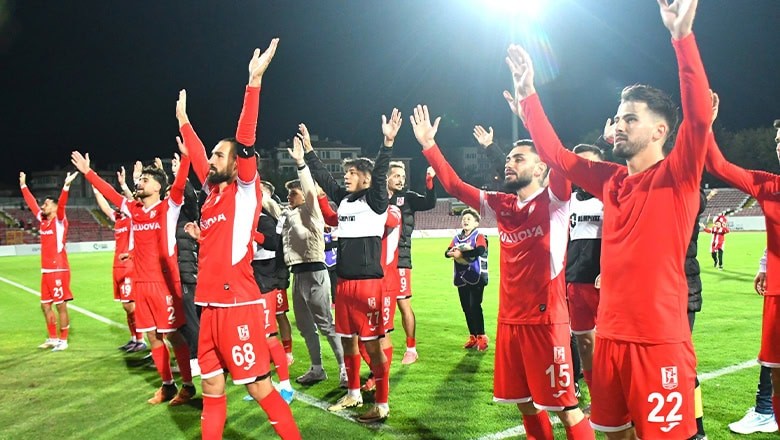 Balıkesirspor’dan İl Müftülüğü’ne Anlamlı Ziyaret Balıkesirspor’dan İl Müftülüğü’ne Anlamlı Ziyaret