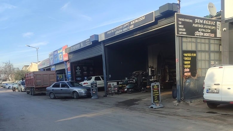 Bandırma'da Silahlı Kavga, Baba ve Oğlu Yaralandı Bandırma'da Silahlı Kavga, Baba ve Oğlu Yaralandı