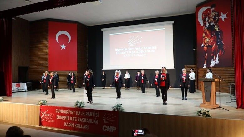 EDREMİT’TE KADINLAR, 5 ARALIK’I HARMANDALI İLE KUTLADI EDREMİT’TE KADINLAR, 5 ARALIK’I HARMANDALI İLE KUTLADI