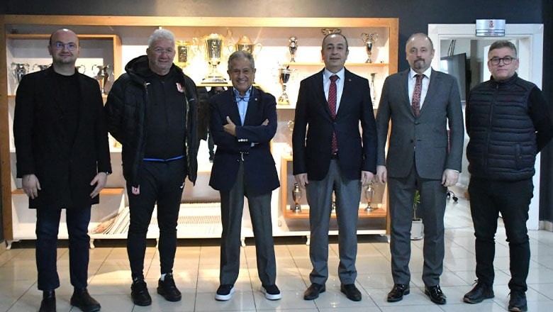 TFF Eski Başkanı Mustafa Kemal Ulusu’dan Balıkesirspor’a Ziyaret TFF Eski Başkanı Mustafa Kemal Ulusu’dan Balıkesirspor’a Ziyaret