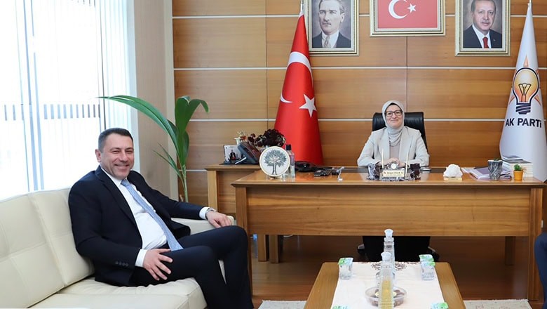 Vekil Uygur, Balıkesir Temsilcilerini AK Parti Genel Merkezi'nde Ağırladı