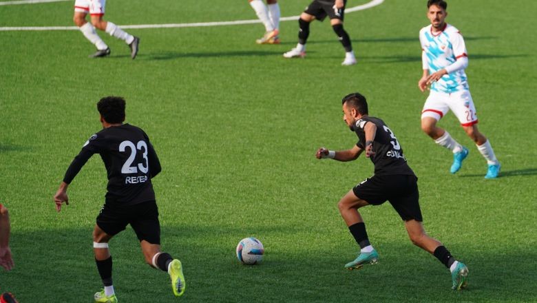 Ayvalıkgücü Belediyespor Liderliği Paylaşıyor