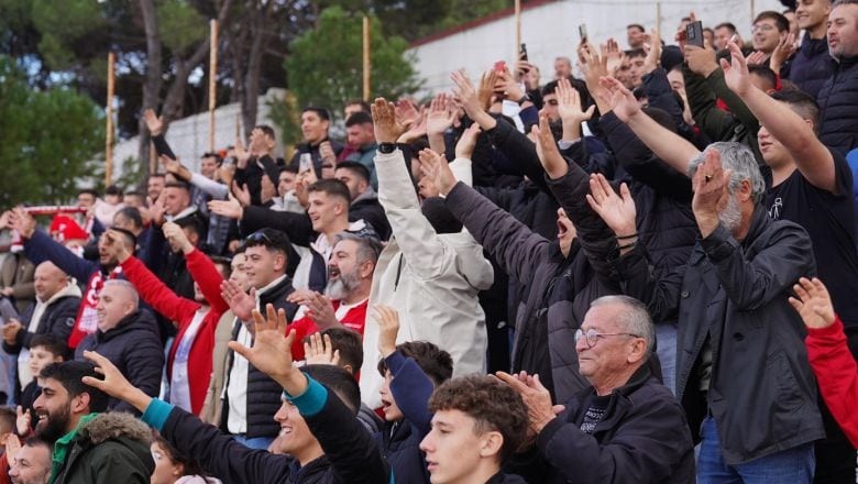 Ayvalıkgücü Belediyespor Liderliği Paylaşıyor
