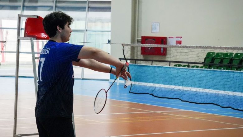 Balıkesir'de Genç Badmintoncular Zirveye Çıktı