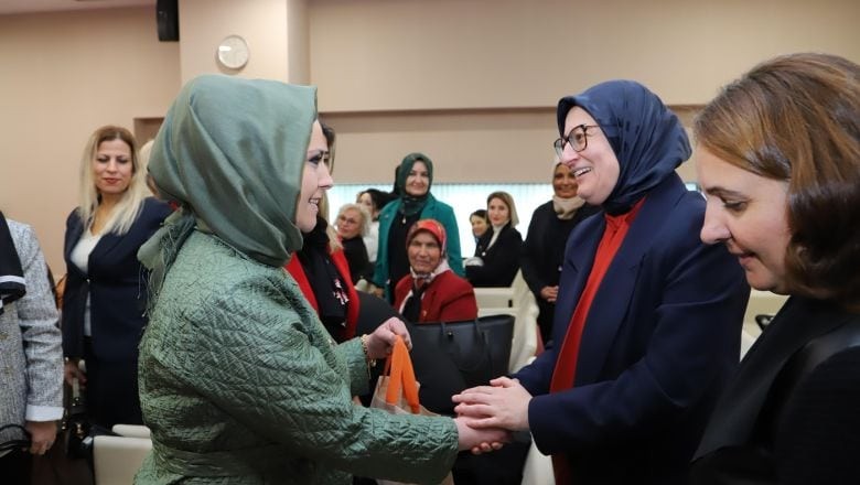 Vekil Uygur Kadın Muhtarları Ağırladı