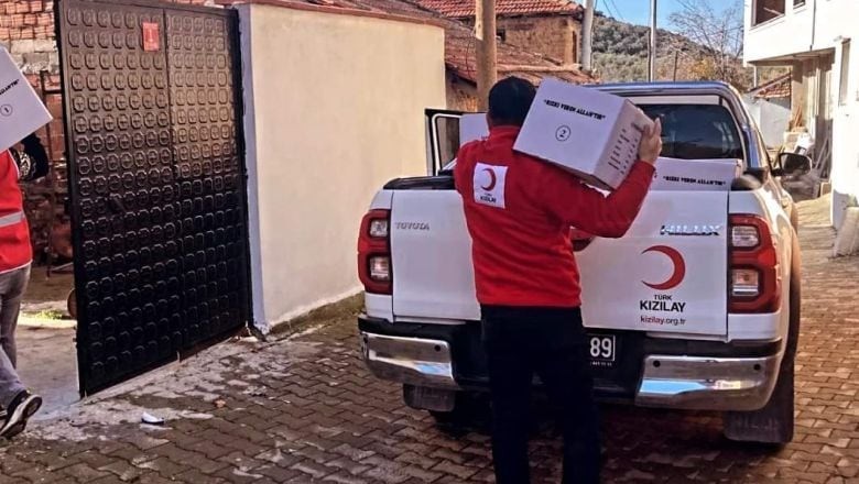 Edremit'te İhtiyaç Sahiplerine Kızılay Desteği