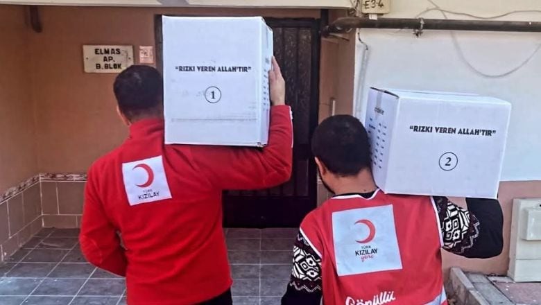 Edremit'te İhtiyaç Sahiplerine Kızılay Desteği