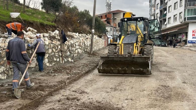 Manyas'ta İstinad Duvarı Örülüyor