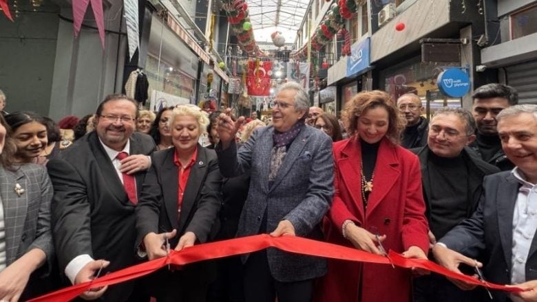 Bandırma'da Yılbaşı Alışveriş Günleri Başladı