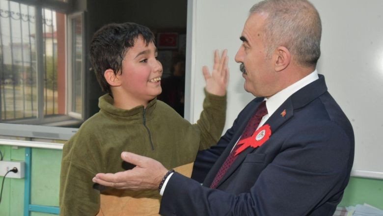 Kalpteki Engeller Kalktı! Müdür Demir Özel Öğrencilerle Buluştu