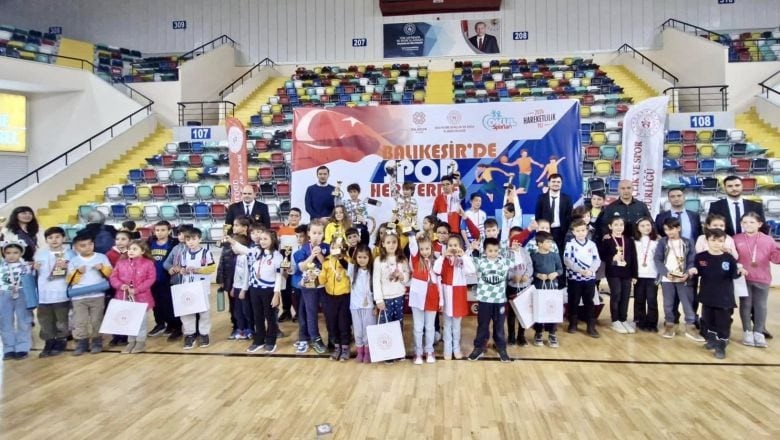 Balıkesir'de Satranç Küçükler İl Birinciliği Tamamlandı
