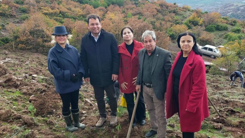 Sındırgı'da Dursun Taparlı Hatıra Ormanı Açıldı