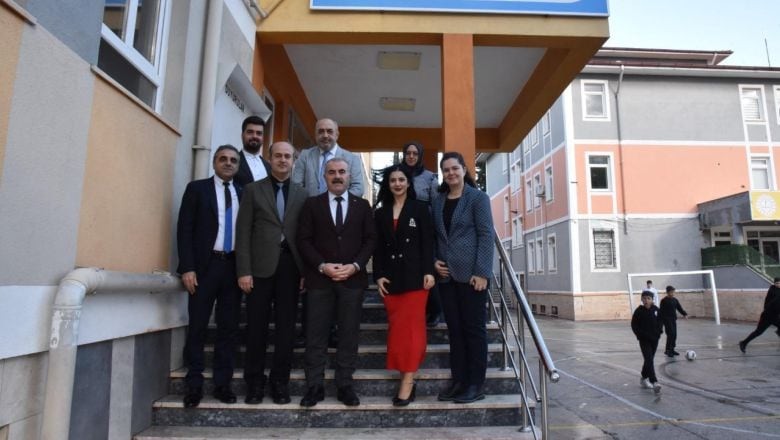 Vali Ustaoğlu’ndan Eğitim Ailesine Destek