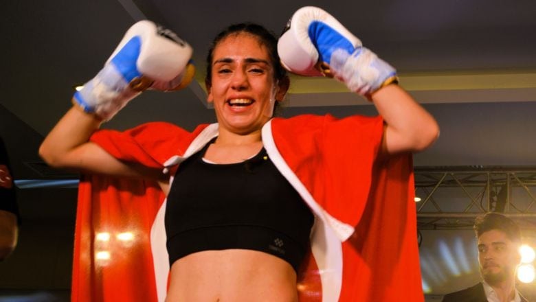 Zeynep Zengin İranlı Rakibini Geride Bıraktı