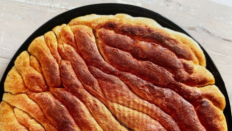 Bigadiç'in Şekilli Ekmeği Özel Günlerde Yapılıyor
