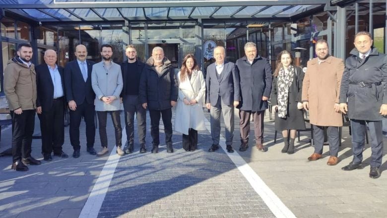 Bahçavan Eski Milletvekili Metiner'i Ağırladı Bahçavan Eski Milletvekili Metiner'i Ağırladı