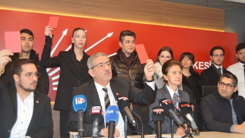 Balıkesir'den Kırmızı Kart Hareketi