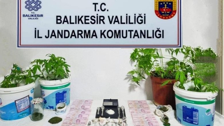 İstihbari Çalışmalar Sonucunda 4 Gözaltı İstihbari Çalışmalar Sonucunda 4 Gözaltı