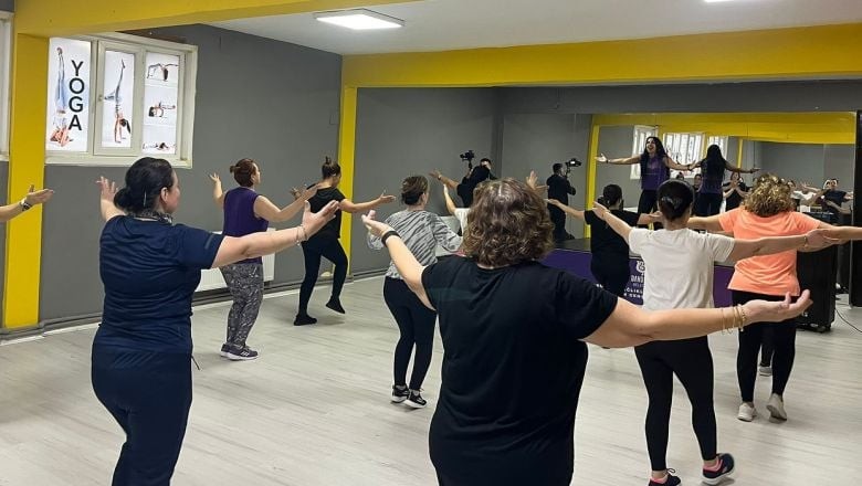 Bandırma'da Stres Zumba İle Atılıyor