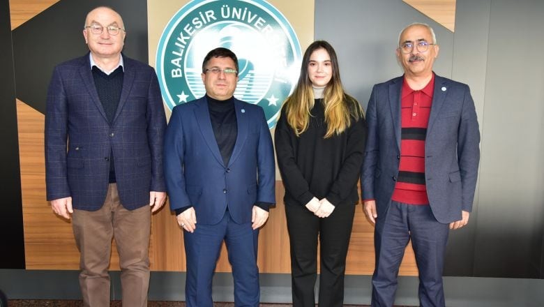 BAÜN'lü Münazaracıdan Büyük Başarı